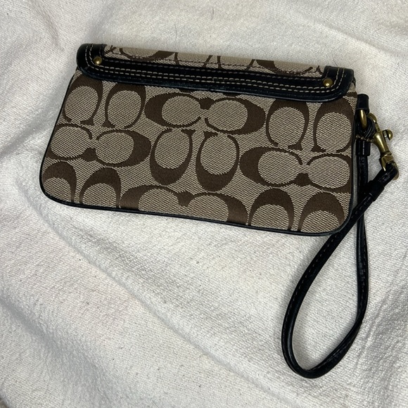 Coach Legacy Signature Brown Canvas & Leather Turnlock Wristlet Striped Interior - Picture 2 of 14